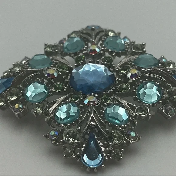 Vintage Aurora Borealis Silver Tone Blue Green Stones Brooch - Picture 12 of 13